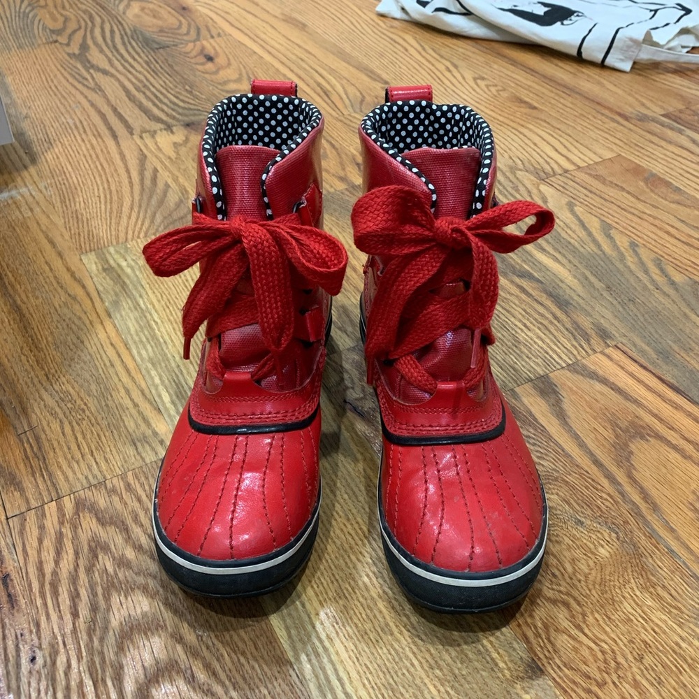 Sorel Women’s Winter Boots (Size 6)
